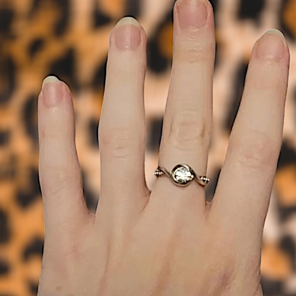 White golden fashion ring studded with super flash zircon rhinestones sparkle s7 - Picture 4 of 6